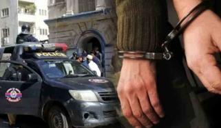 لاہور، گھروں میں وارداتیں کرنے والے 2 پولیس اہلکار گرفتار