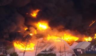 امریکا: ریاست کینٹکی میں ایئرپورٹ کے قریب طیارہ گر کر تباہ