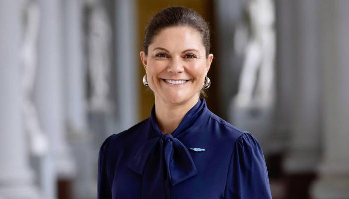 Princess Victoria brings joy to young diabetic patients with cute gifts