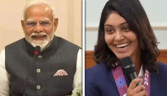 بھارتی خاتون کرکٹر نے مودی سے ’چمکتی جِلد‘ کا راز پوچھ لیا