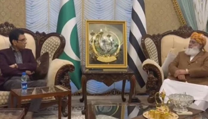 ستائیس ویں آئینی ترمیم، MQM کے وفد کی مولانا فضل الرحمان سے ملاقات