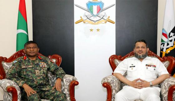 پی این ایس سیف کا مالدیپ کی بندرگاہ پہنچنے پر پرتپاک استقبال 