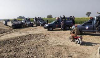 گھوٹکی: رونتی کچے میں آپریشن، 9 ڈاکو ہلاک