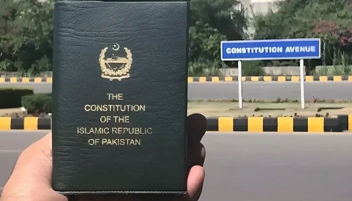 آرمی چیف کو چیف آف ڈیفنس فورسز کا عہدہ دینے کی تجویز، 27ویں آئینی ترمیم کا مسودہ سامنے آگیا