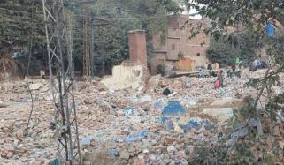 لاہور، داتا دربار توسیعی منصوبہ، 30 سال قید پرندہ مارکیٹ گرا دی گئی