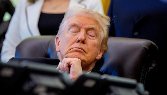 Trump caught with eyes closed at White House ceremony fuels online speculation