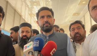 وزیر اعلیٰ سہیل آفریدی کا بی آر ٹی پشاور کا دورہ، عام شہری کی طرح بس میں سفر کیا