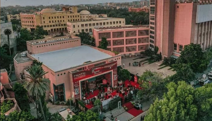 فوٹو بشکریہ سوشل میڈیا