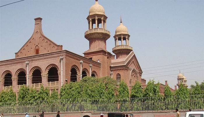 لاہور ہائیکورٹ کا منشیات مجرمان کی عمر قید سزا میں معافی پر اظہار برہمی