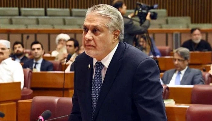 وعدے کے مطابق ترمیمی بل پہلے سینیٹ میں لائے، منظوری پر مبارکباد پیش کرتا ہوں، اسحاق ڈار