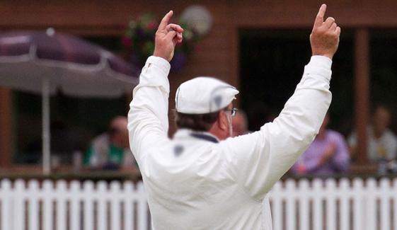 بھارتی کرکٹر کے لگا تار 8 چھکے، تیز ترین ففٹی بنا ڈالی