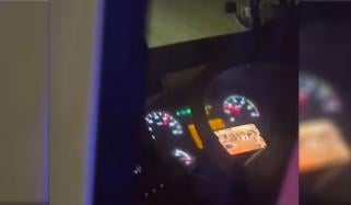 بس ڈرائیور کی ڈرائیونگ کے دوران ’بگ باس‘ دیکھتے ہوئے ویڈیو وائرل