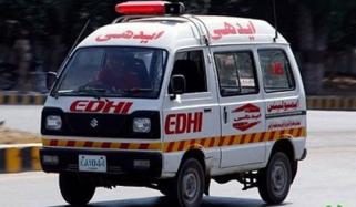 کراچی: بےقابو کار نے فٹ پاتھ پر سوئے افراد کو کچل ڈالا، 2 جاں بحق، 4 زخمی