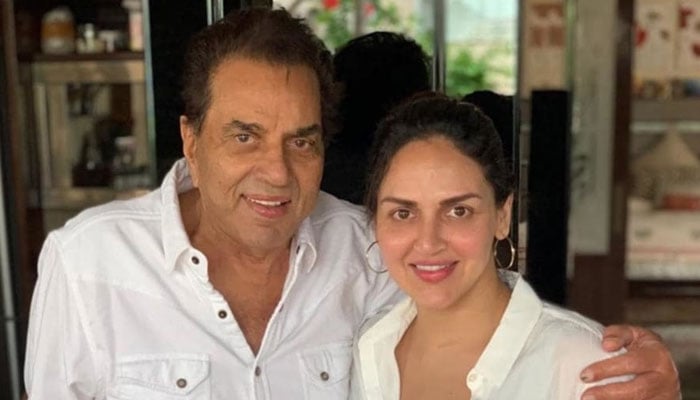 بھارتی میڈیا پر دھرمیندر کے انتقال کی خبریں، بیٹی ایشا دیول نے تردید کر دی