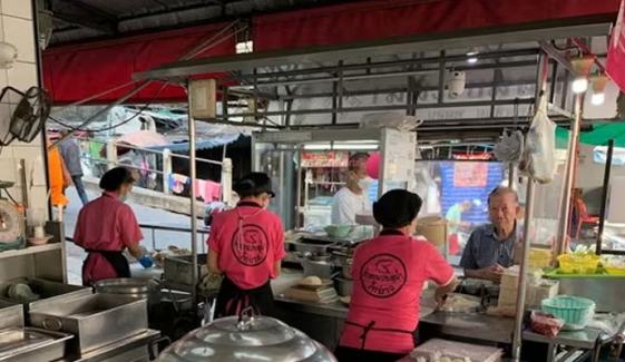 ’گھر کا ذائقہ نہیں ملتا‘، شکایت پر باپ نے بیٹی کی یونیورسٹی کے قریب فوڈ اسٹال لگا لیا