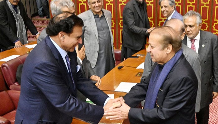 صدر مسلم لیگ ن نواز شریف قومی اسمبلی میں پہنچ گئے