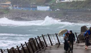 تائیوان: طوفان ’فنگ وونگ‘ کی آمد پر دفتر و اسکول بند، شدید بارشوں کا سلسلہ جاری