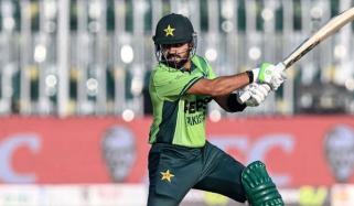 بابر اعظم نے ویرات کوہلی کا ’ناپسندیدہ‘ ریکارڈ برابر کر دیا