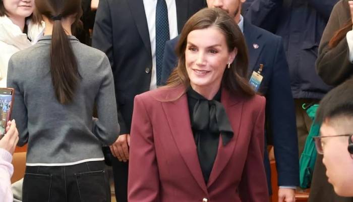 Queen Letizia takes pride in Spanish during visit to China’s top university