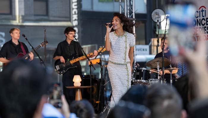 Olivia Dean announces new tour to Las Vegas Strip