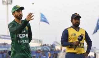 دوسرا ون ڈے: پاکستان کا سری لنکا کیخلاف ٹاس جیت کر فیلڈنگ کا فیصلہ 
