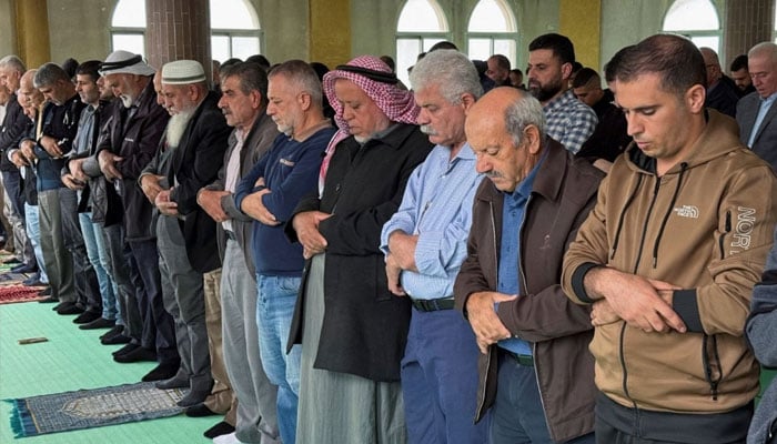 اسرائیلی قابضین کی انتہا پسندی میں دن بہ دن اضافہ، مسجد نذر آتش کرکے شہید کردیا