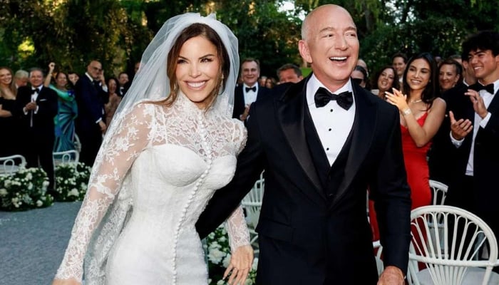 Jeff Bezos and Lauren Sanchez