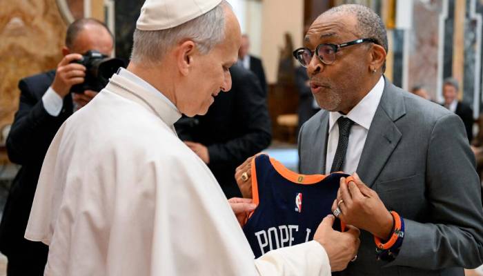 Pope Leo receives special gift during Hollywood gathering at Vatican