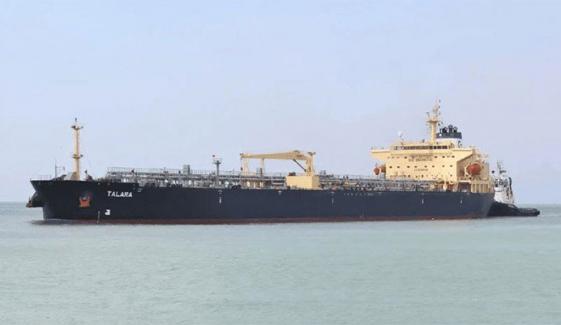 ایرانی بحریہ نے آبنائے ہُرمز میں آئل ٹینکر کو قبضے میں لے لیا 