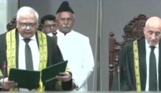 جسٹس کے کے آغا نے وفاقی آئینی عدالت کے جج کا حلف اٹھا لیا