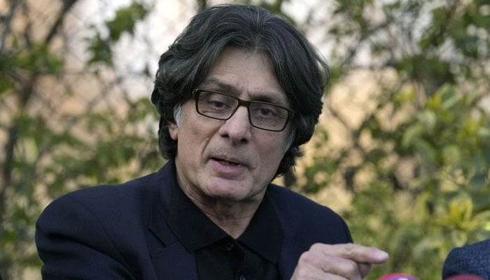 رؤف حسن—فائل فوٹو