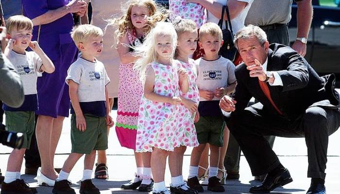 President Bush met the septuplets, Source: MailUK