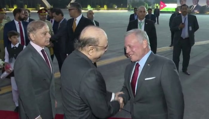 King Abdullah wraps up brief Asian tour with high-profile stop in Pakistan