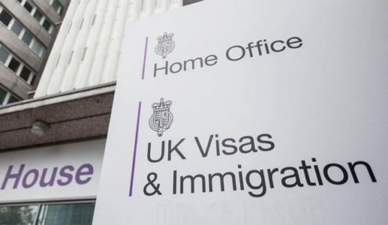 برطانیہ: تارکینِ وطن کیلئے پناہ کی پالیسی پر نظرِ ثانی
