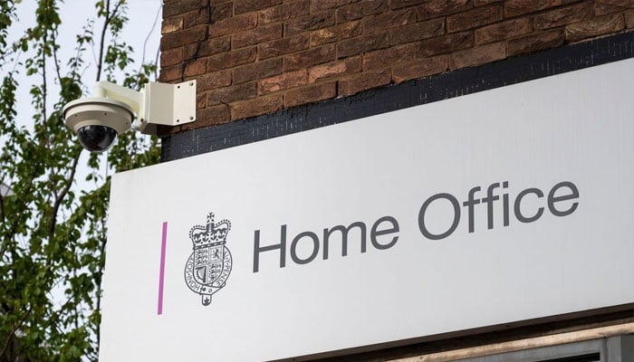 برطانیہ: پناہ گزینوں کی حیثیت عارضی کرنے کا فیصلہ
