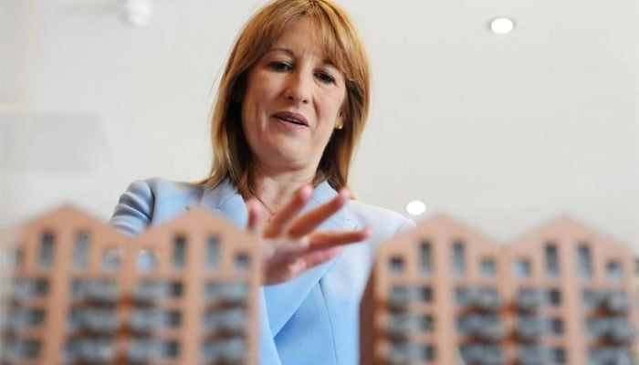 برطانوی چانسلر ریچل ریوز کی جانب سے مڈل کلاس گھروں پر نیا ٹیکس متعارف کرانے کی تیاری