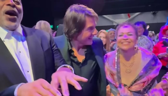 Tom Cruise dazzles on dance floor at Debbie Allen’s Honorary Oscar celebration