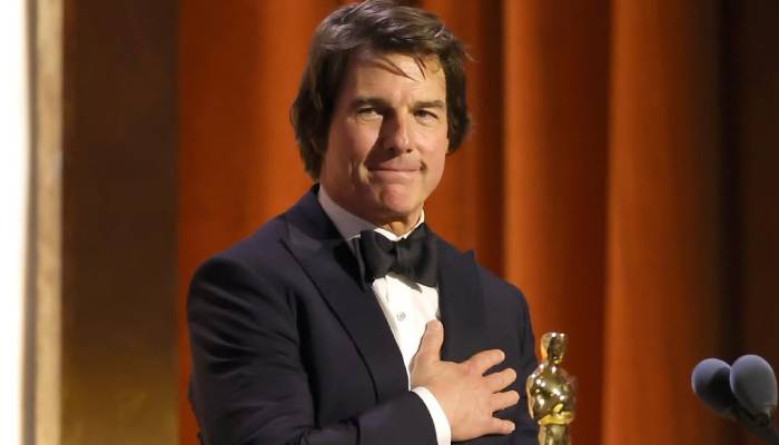 Tom Cruise proudly accepts his honorary Oscar at 2025 Governors Awards