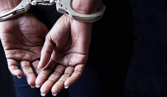 پولیس نے ہنی ٹریپ گینگ کی 3 خواتین کو گرفتار کرلیا