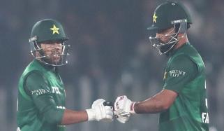 ٹی 20 ٹرائی نیشن سیریز، پاکستان نے زمبابوے کو 5 وکٹ سے مات دیدی