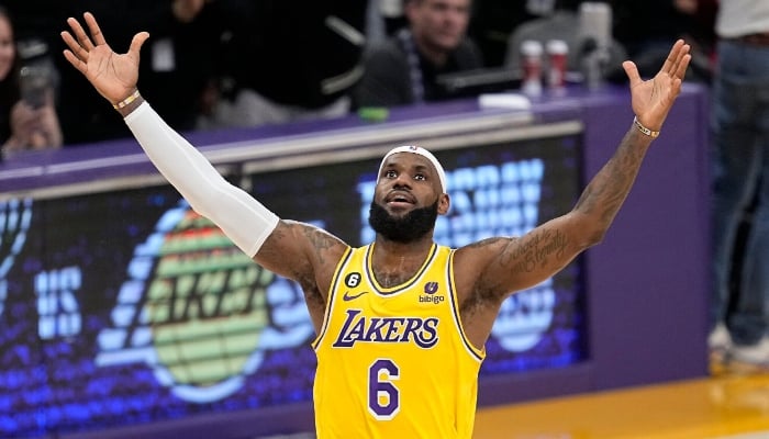 LeBron James sets new NBA record with seasons first game