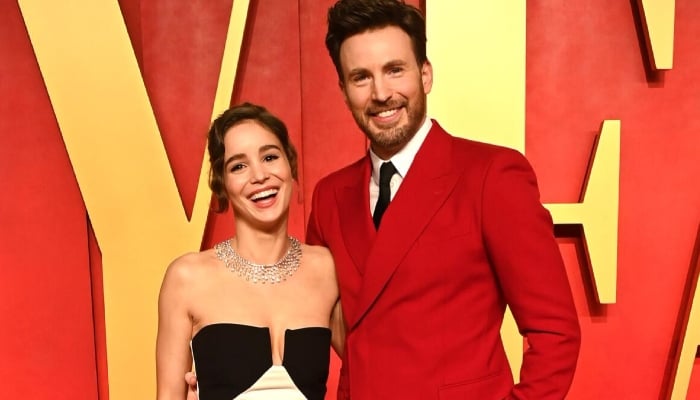 Chris Evans & Alba Baptista