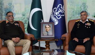 جنرل ساحر شمشاد کا نیول ہیڈکوارٹرز کا الوداعی دورہ، ایڈمرل نوید اشرف سے ملاقات