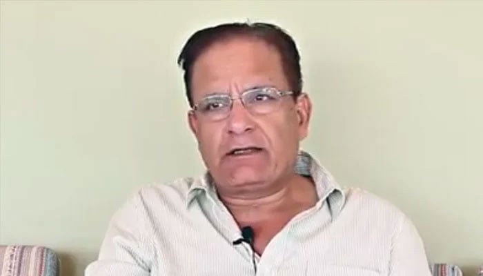 فواد اعجاز، فائل فوٹو