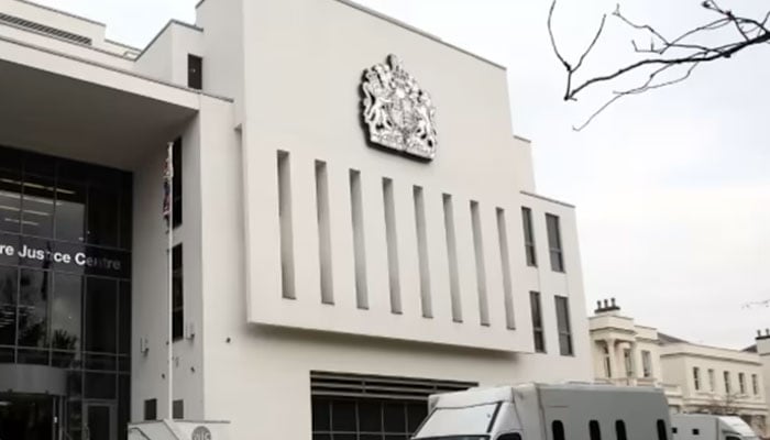 برطانیہ: افغان شہری کا 12 سالہ لڑکی سے ریپ کا اعتراف