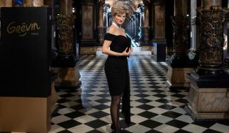 پیرس: لیڈی ڈیانا کا نیا مومی مجسمہ ’ریوینج ڈریس‘ میں نمائش کے لیے پیش