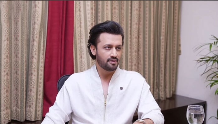 انٹرویوز کیلئے بھاری معاوضے لینے کی بات پر عالف اسلم نے کیا کہا؟