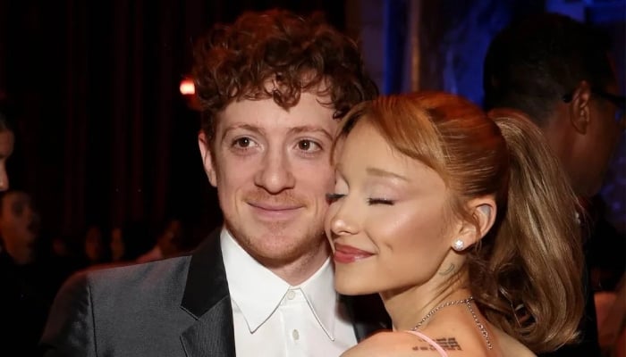 Ariana Grande beau Ethan Slater sparks break up rumours with awkward remarks