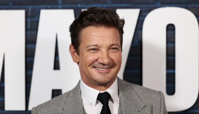 Jeremy Renner returns to spotlight amid controversy over harassment claims