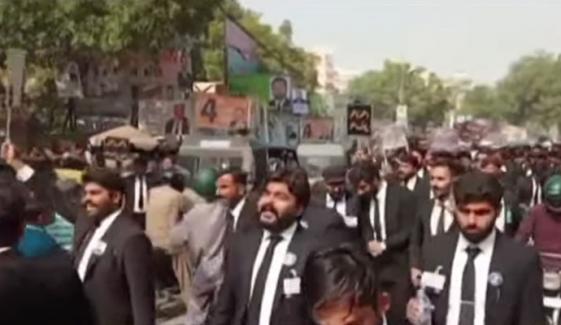 27ویں آئینی ترمیم کیخلاف وکلاء کنونشن تنازع کا شکار